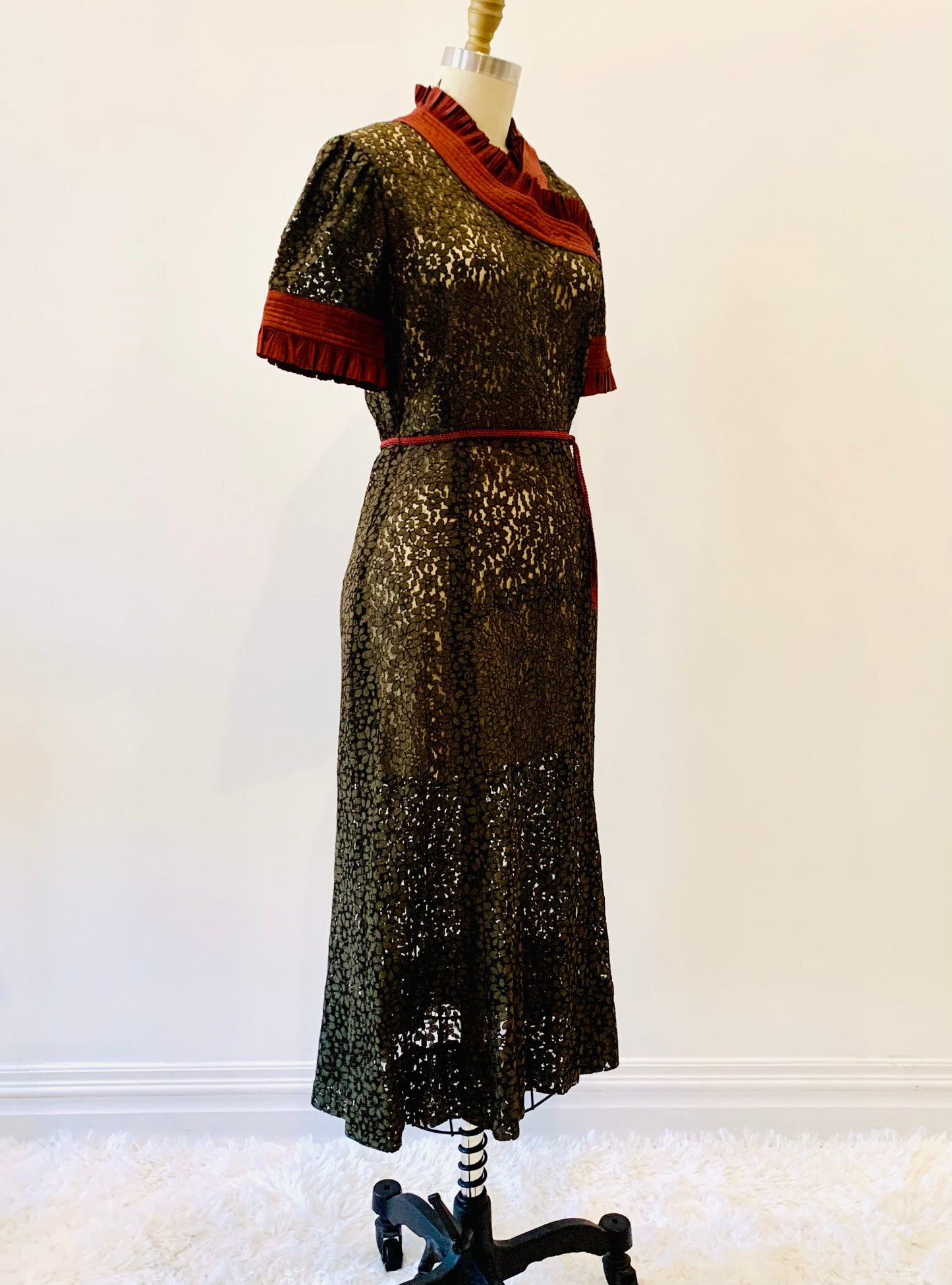 1930’s Lace Midi Dress