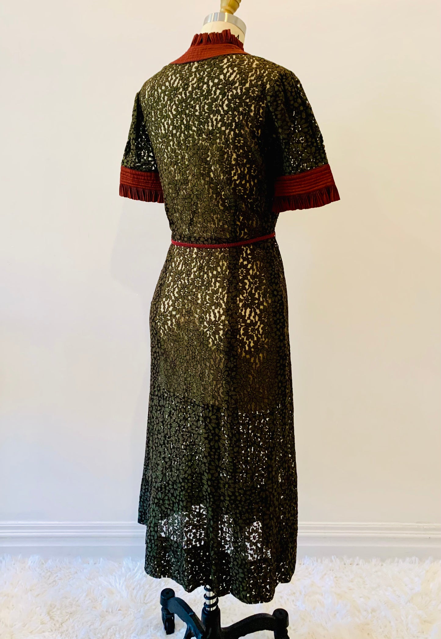 1930’s Lace Midi Dress