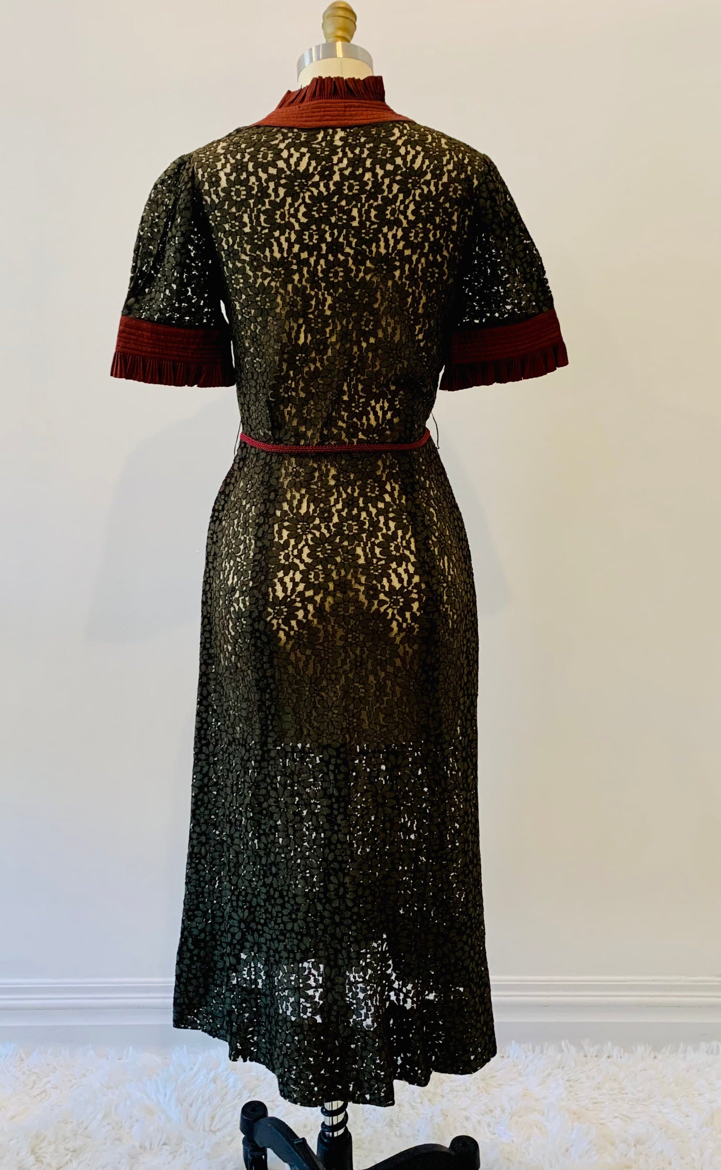 1930’s Lace Midi Dress