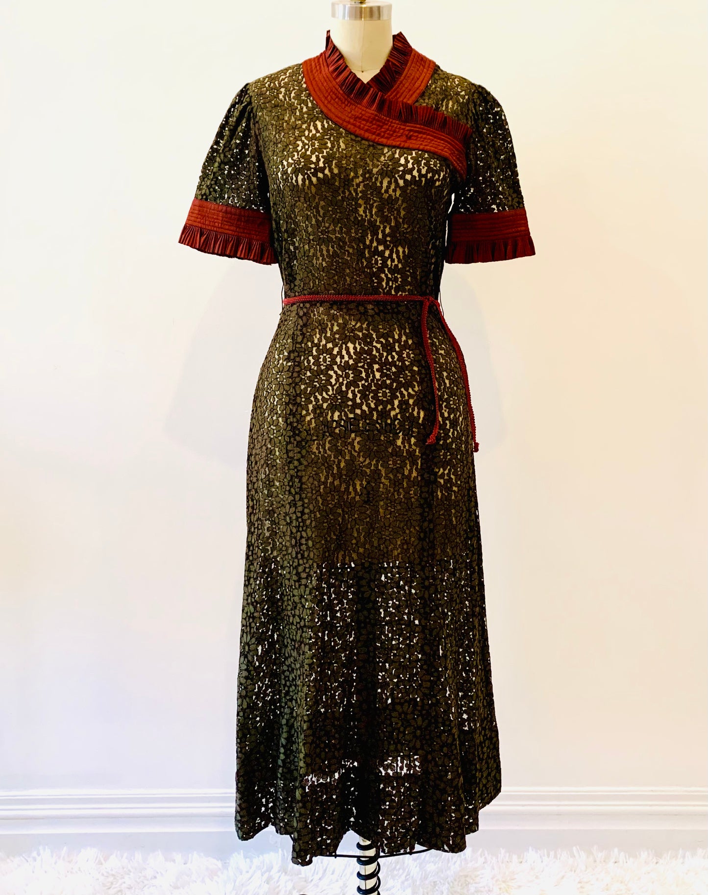 1930’s Lace Midi Dress