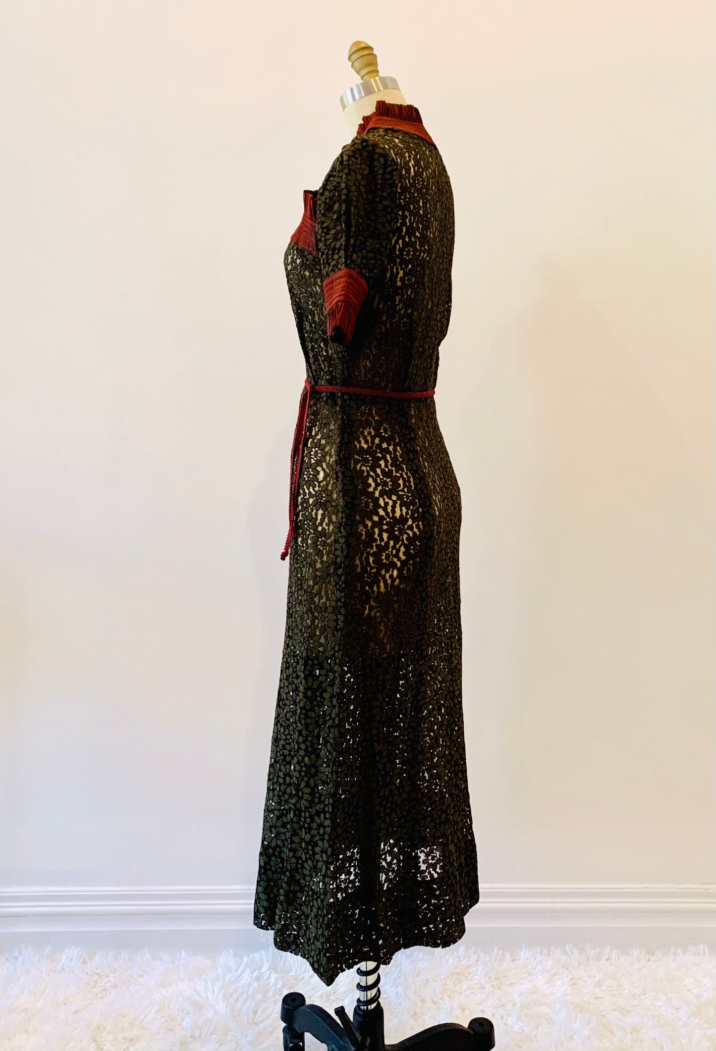 1930’s Lace Midi Dress